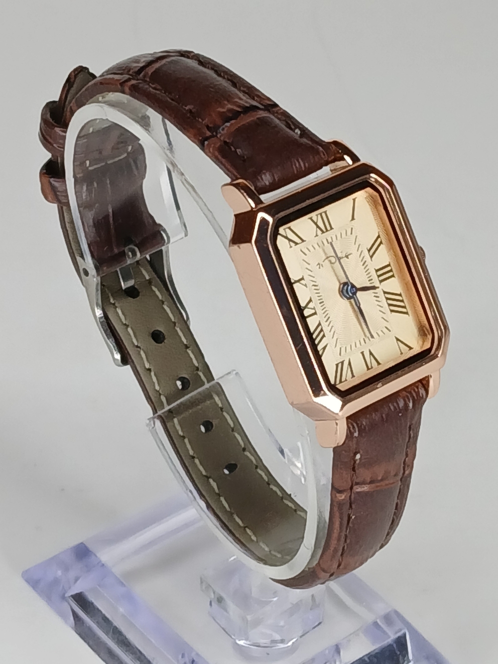 Elegant Rose Gold Rectangular Watch with Brown Leather Strap